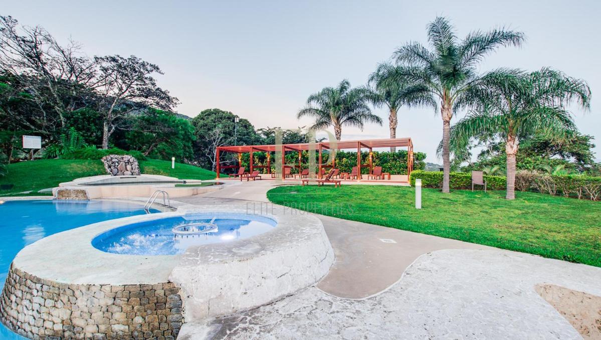 Cr Mariposa Cozy Retreat With Pool,tennis,gym,free Wifi Apartment