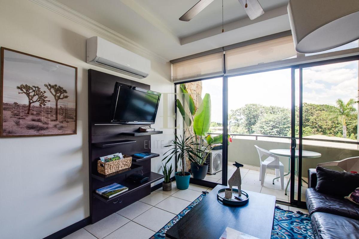 Apartment Cr Mariposa Cozy Retreat With Pool,tennis,gym,free Wifi