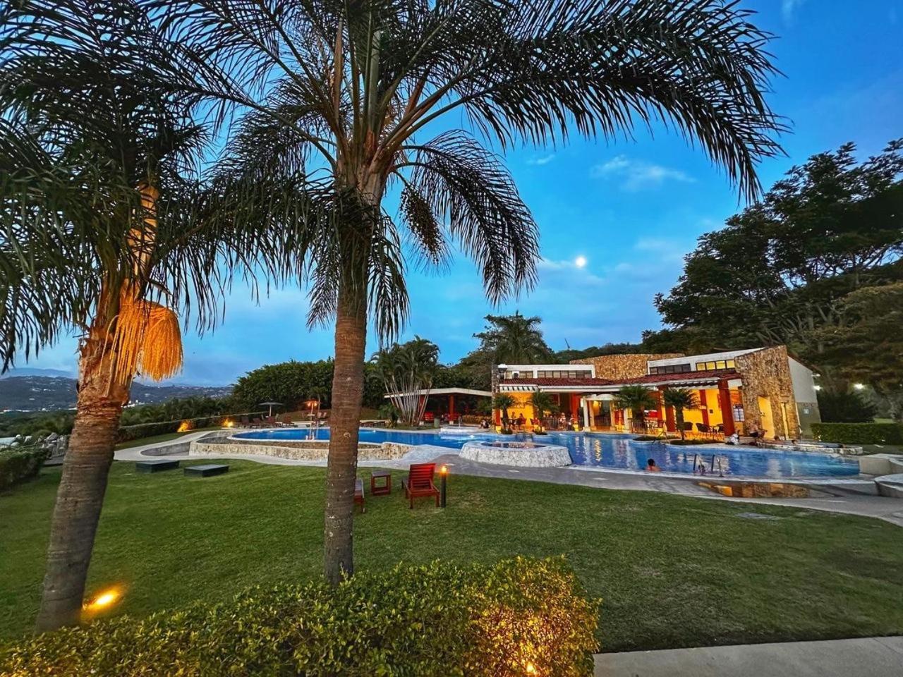 Apartment Cr Mariposa Cozy Retreat With Pool,tennis,gym,free Wifi Santa Ana (San Jose)